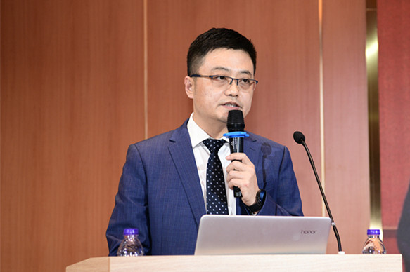 祁華剛主持1_副本.jpg 祁華剛主持1_副本.jpg